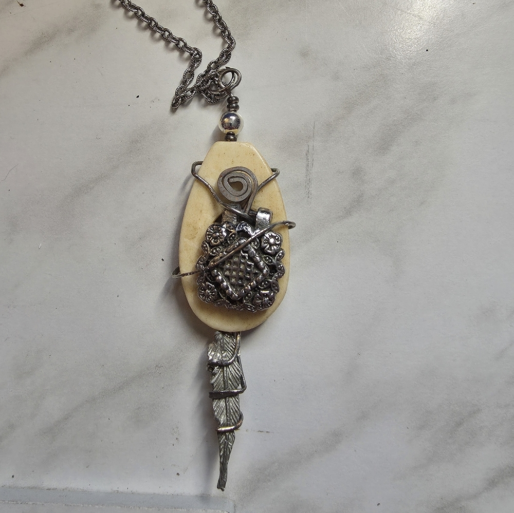 Silver and Cream Pendant Necklace